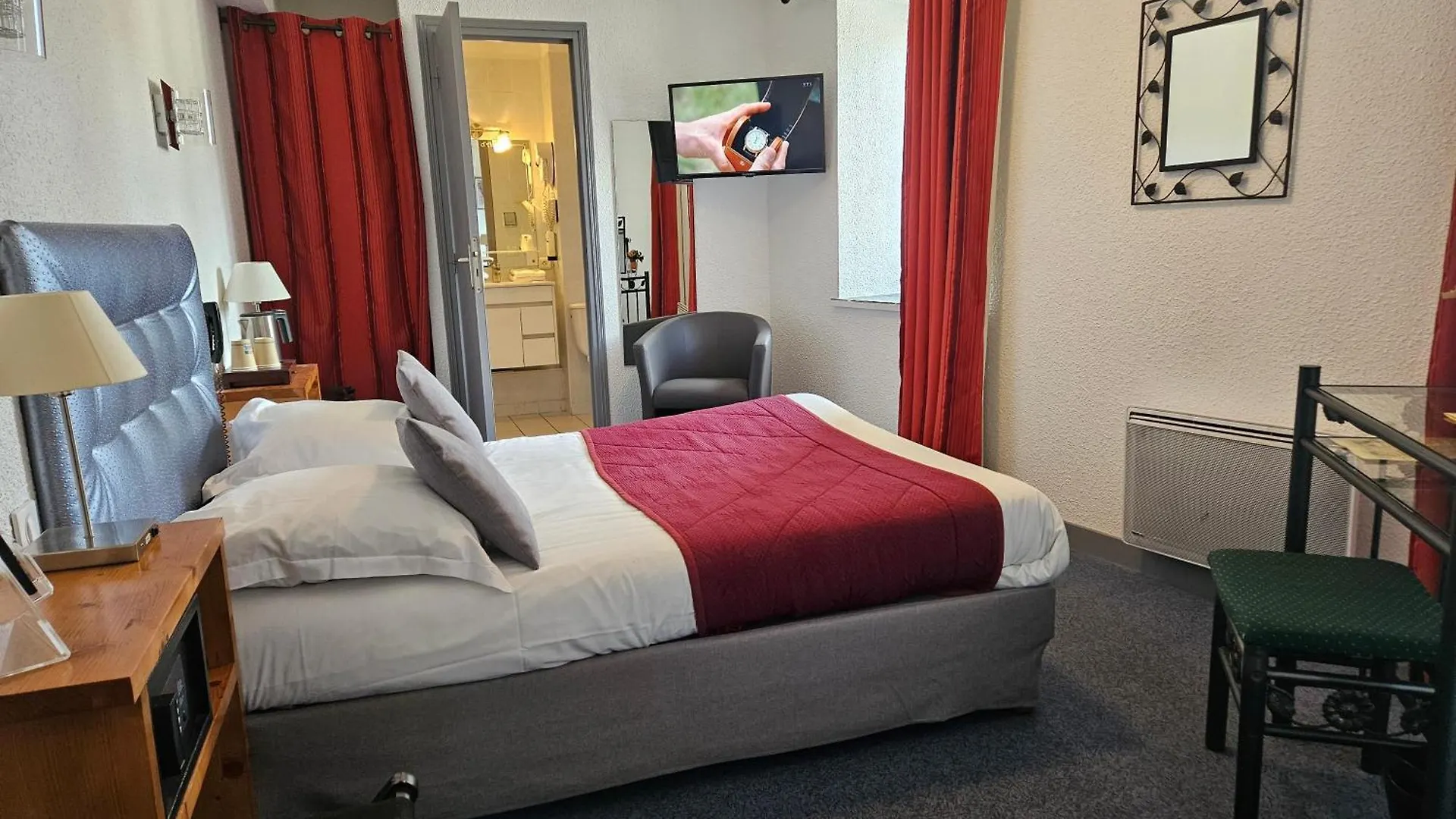 ***  Hotel Le Val D'Amby Hieres-Sur-Amby Francia