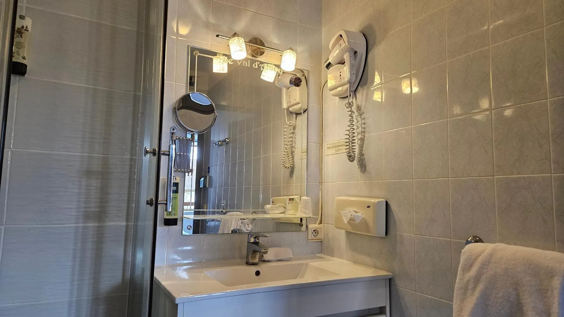 Hotel Le Val D'Amby Hieres-Sur-Amby